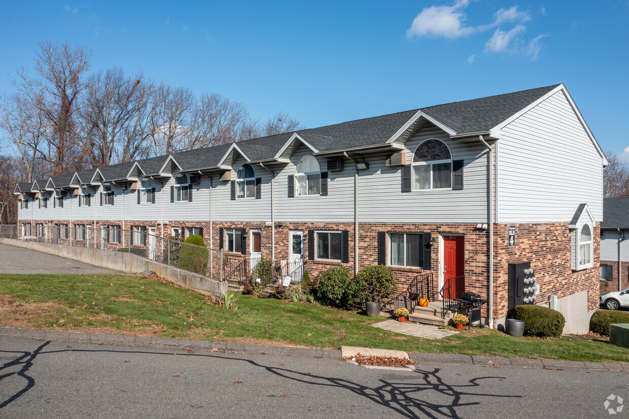 Primary Photo - East Pointe Apartments