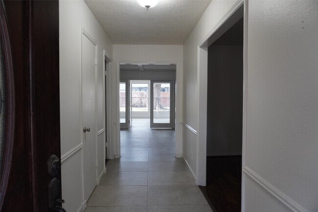 Foto del edificio - 10703 Wickersham Ln