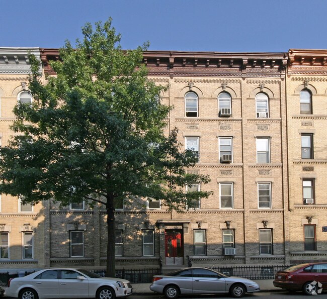 Building Photo - 155 Newton St