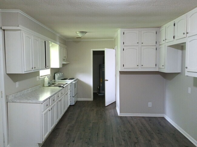 Building Photo - 965 Rushmeade Rd