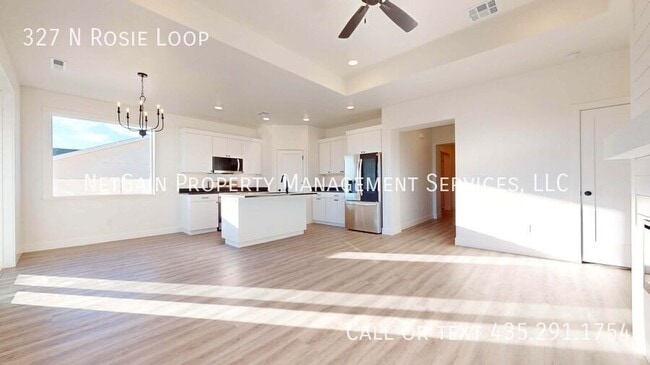 Building Photo - 327 N Rosie Lp