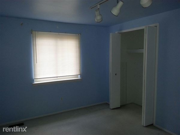 Building Photo - 1636 Dancer Dr
