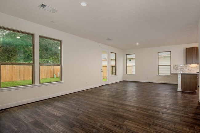 Building Photo - 27646 Mesabe Dr