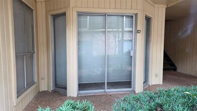 Building Photo - 800 Post Oak Blvd