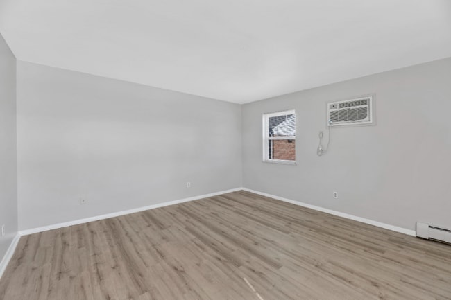 Building Photo - 930 Snider Rd