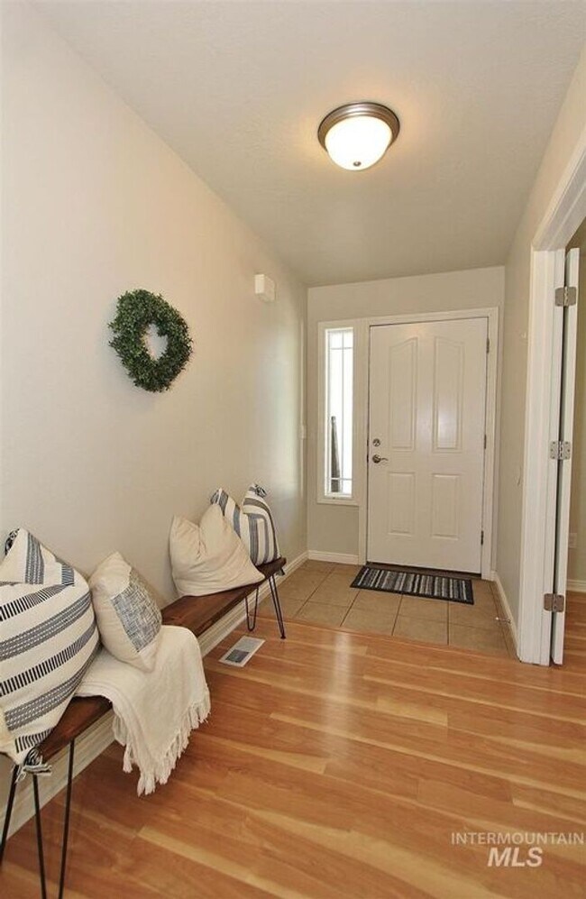 Foto del edificio - Beautiful Open Floor Plan Home in Boise!