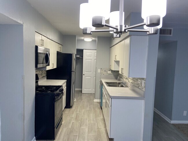 Foto del edificio - 220 S Roselle Rd
