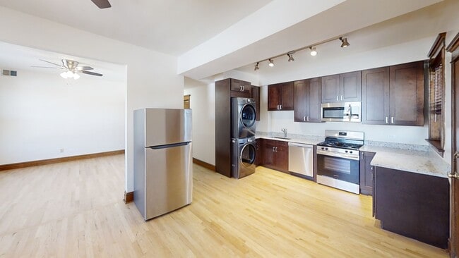Foto del edificio - 3124 N California Ave