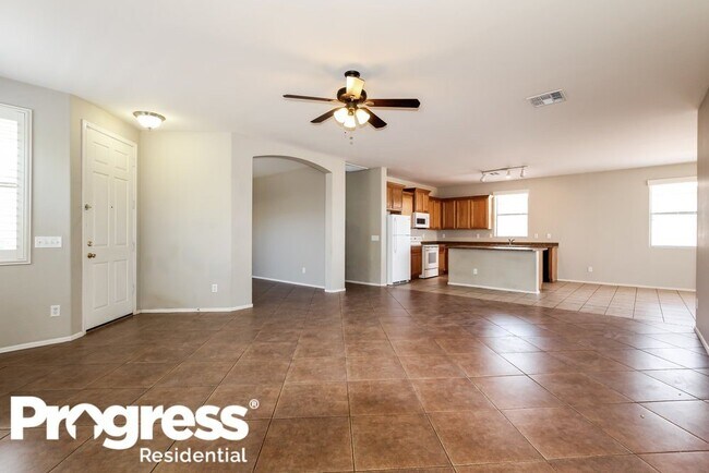 Foto del edificio - 15558 W Laurel Ln