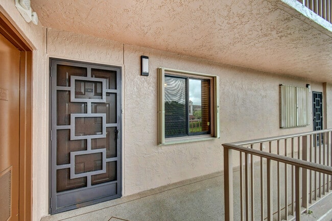 Building Photo - 7281 Amberly Ln