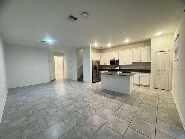 Foto del edificio - 7465 Stone Crk Trl