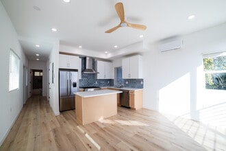 Building Photo - 4369 Rosewood Ave