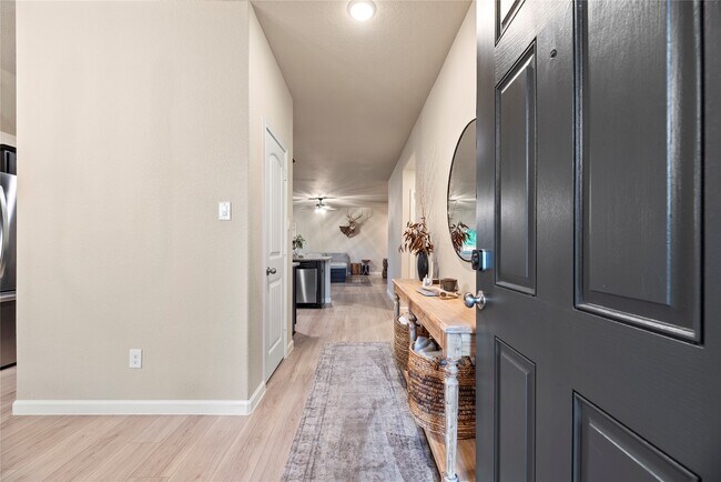 Foto del edificio - 9703 Paloma Creek Dr