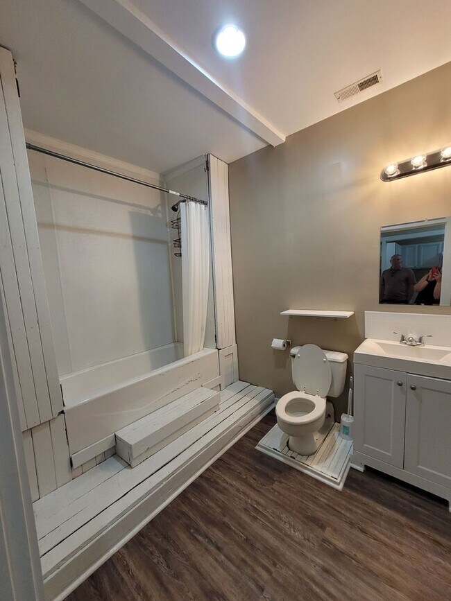 Foto del edificio - Now Leasing -Madison Co-Comer, GA-2 Bedroom 1.5 Bathroom Apartment in Historic Downtown Comer, GA...