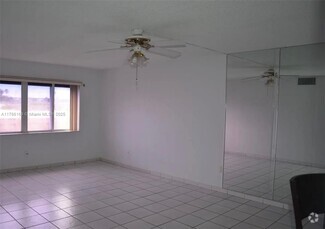 Building Photo - 14830 Naranja Lakes Blvd