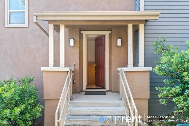 Building Photo - 4 br, 3 bath Townhome - 6298 Rocky Point C...