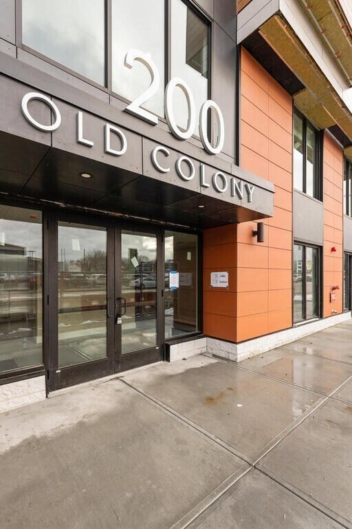 Building Photo - 200 Old Colony Ave