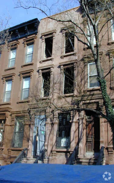Building Photo - 6 W 130th St
