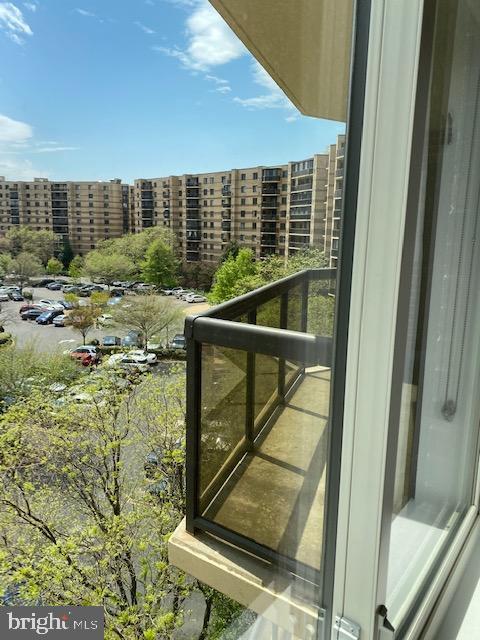 Foto del edificio - 8380 Greensboro Dr