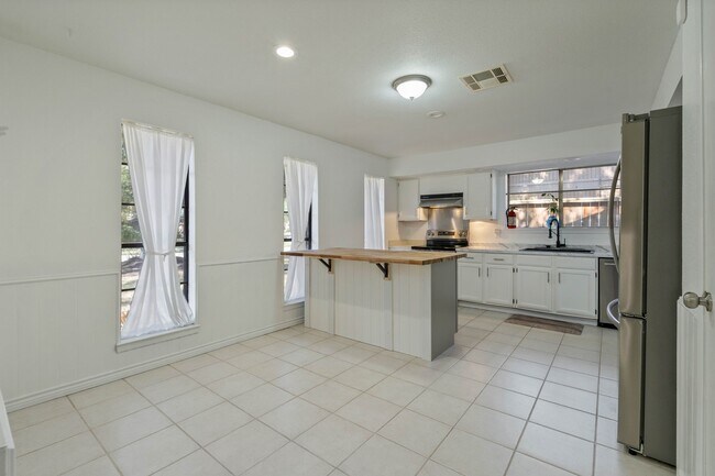 Foto del edificio - 25534 Sugar Valley Ln