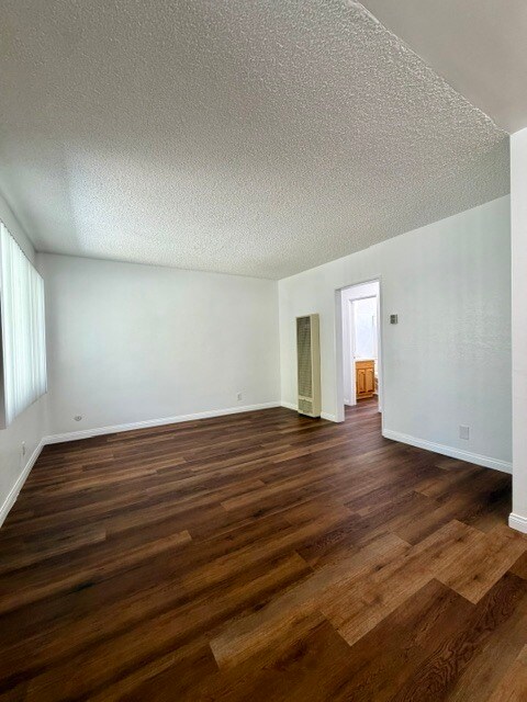 Foto del edificio - 4956 118th W Pl