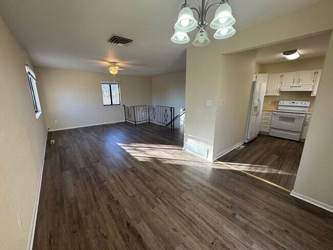 Foto del edificio - 605-607 West 15th st