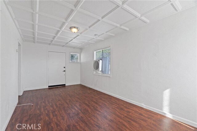Building Photo - 3520 Crestmore Rd