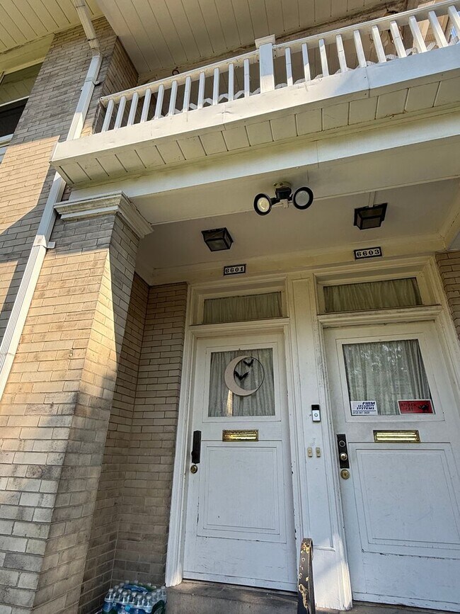 Foto del edificio - 6603-6603 Woodwell St