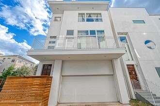 Building Photo - 5628 Kiam St