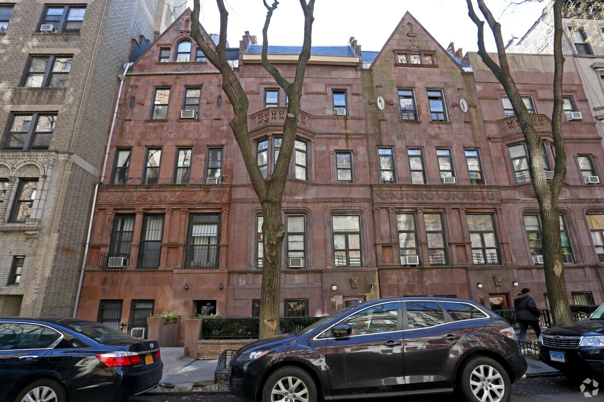 Building Photo - 38 W 90th St