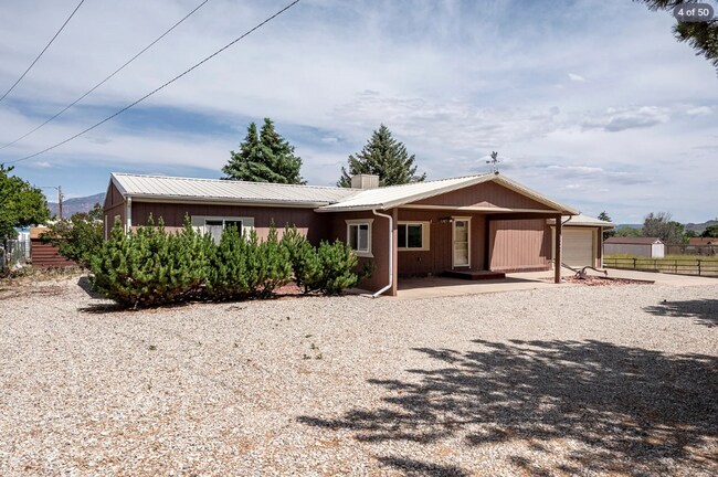 Foto del edificio - Country Living with Stunning Kolob Views & Room for Your Horses