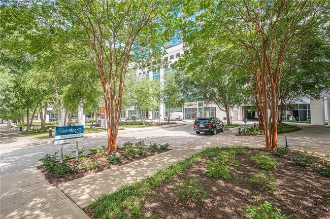 Building Photo - 3324 Peachtree Rd NE