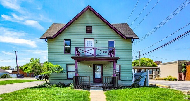 Building Photo - 267 Amelia St