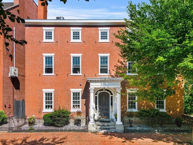 Building Photo - 147 State St