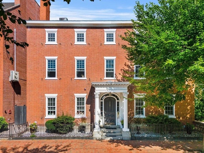 Building Photo - 147 State St