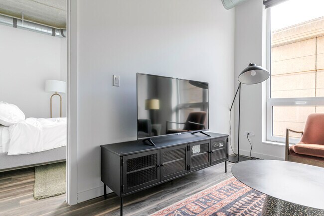 Building Photo - 61 W Erie St