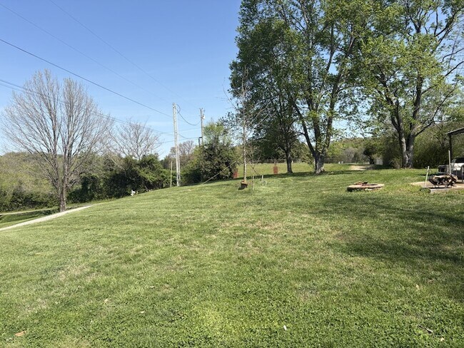 Foto del edificio - 6621 Fannie Daniels Rd