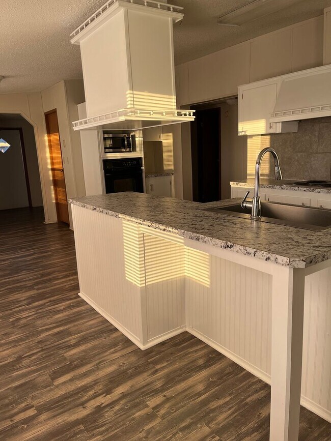 Foto del edificio - Call the Lexington office at 803-359-0793