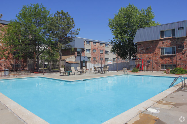 Huge pool open May-Oct - Cherry Plaza Apartments