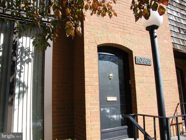 Building Photo - 10865 Deborah Dr