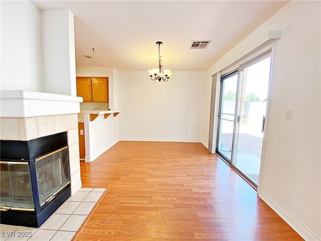 Foto del edificio - 198 Chadwell Ct