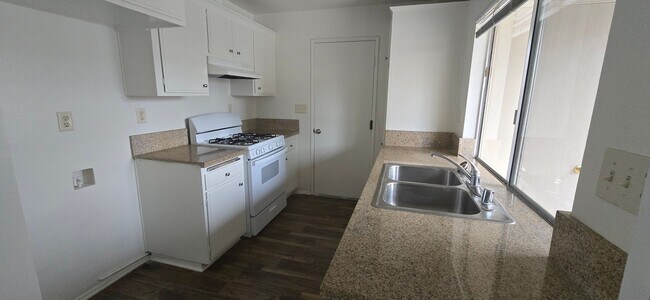 Foto del edificio - Todd Ranch Condo