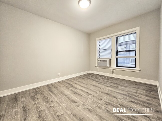 Building Photo - 705 W Brompton Ave