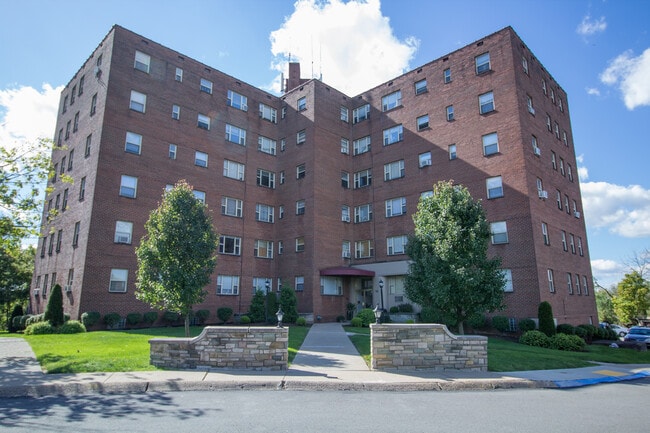 Photo - 60 Cloverleaf Towers Apartment