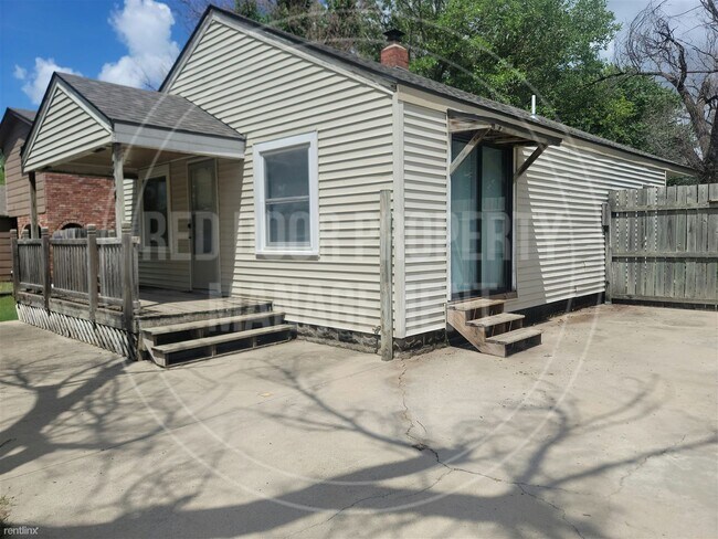 Foto del edificio - 2 br, 1 bath House - 324 South McComas Street