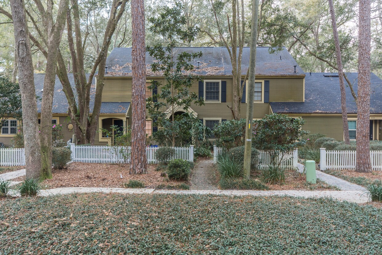 5138 SW 92nd Ct, Gainesville, FL 32608 Townhome Rentals in