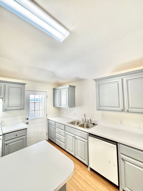 Building Photo - 3528 Chilmark Way