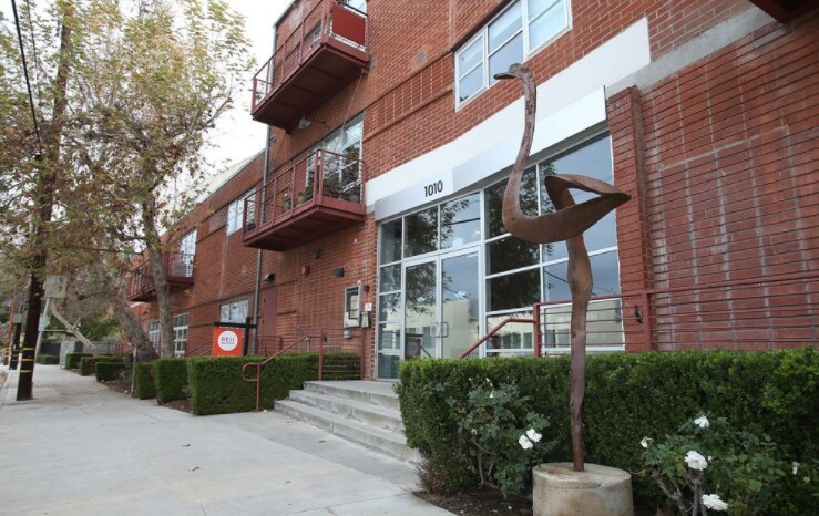 Primary Photo - 1010 Sycamore Ave