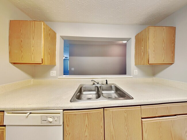 Building Photo - 8304 Fairington Village Dr