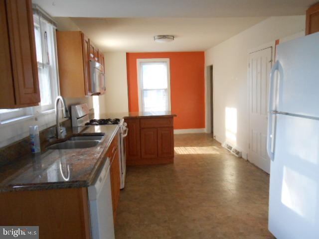 Building Photo - 34 Franklin St